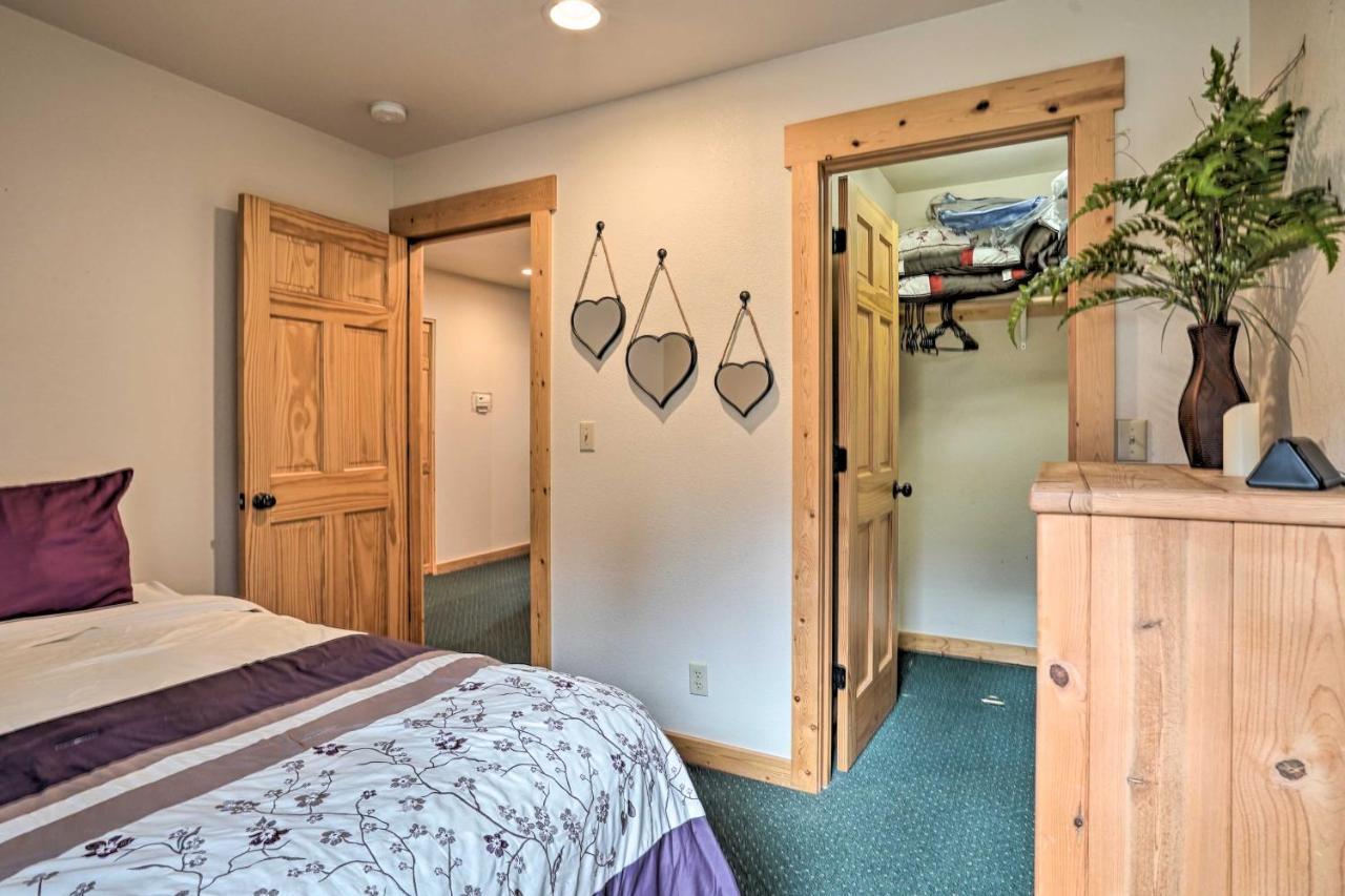 Chalet At Running Y Resort With Wraparound Deck! Klamath Falls Luaran gambar