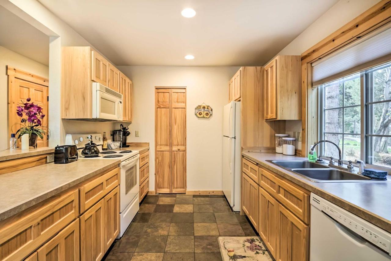 Chalet At Running Y Resort With Wraparound Deck! Klamath Falls Luaran gambar