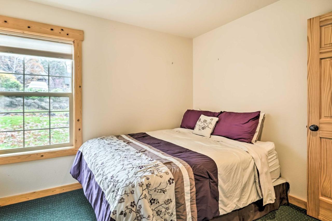 Chalet At Running Y Resort With Wraparound Deck! Klamath Falls Luaran gambar